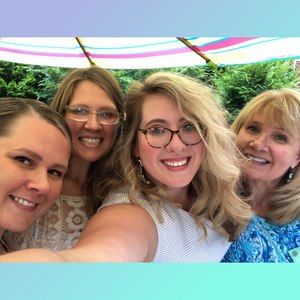 Meet your Posher, Gloria